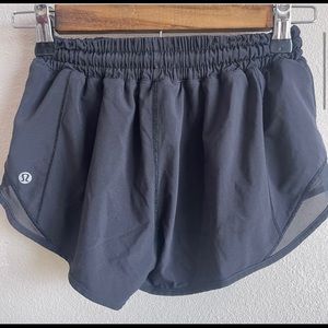 Lululemon Beat The Heat Shorts 2 ECU